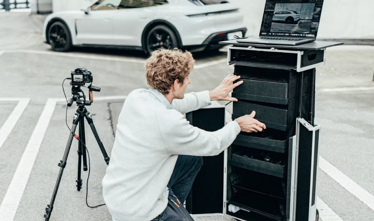 Pull Up Camera Case - Classic